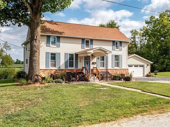 405 W 3rd St N, Mount Olive, IL 62069