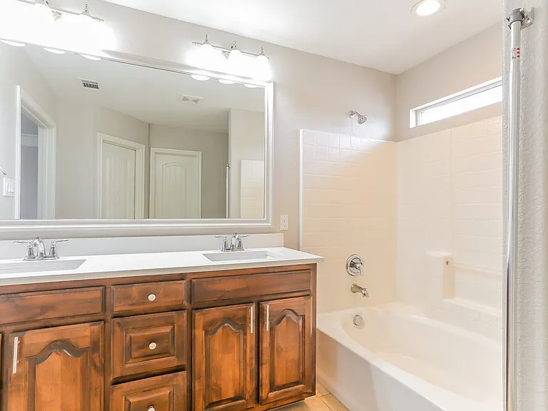 1032 Sunderland Ln — Photo 14
