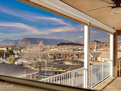 Stunning Red Cliffs Views!