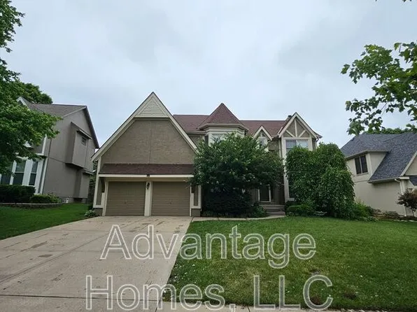14117 Parkhill Ln, Overland Park, KS 66221