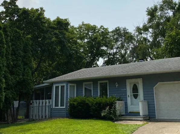 1119 Parliament Rd, Normal, IL 61761