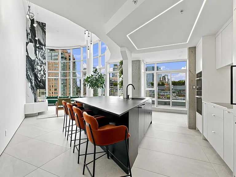 189 Davie St #Penthouse 1701 — Photo 6