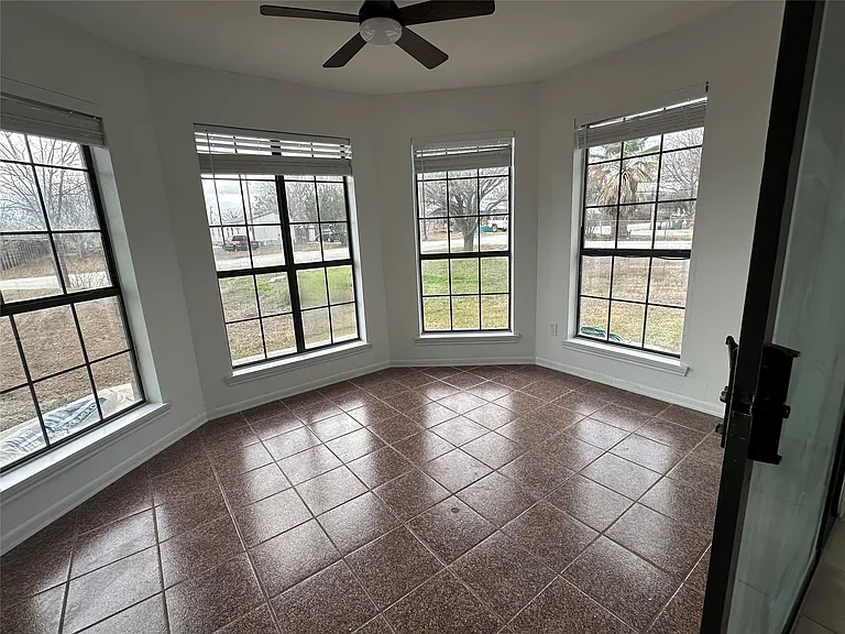 136 Discovery Ln — Photo 3