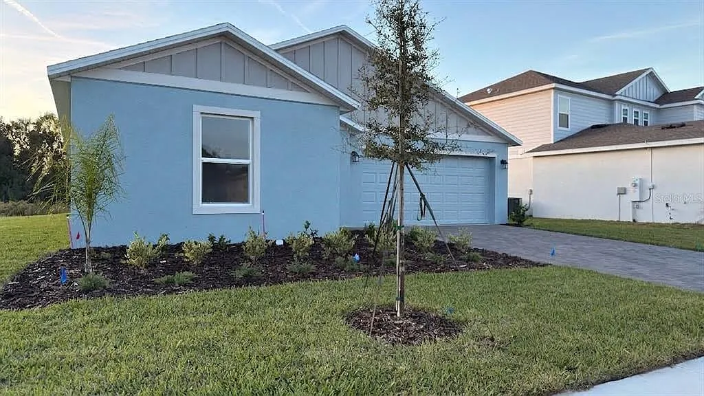 2 bed, 2.0 bath, 1824 sqft, $2,400 — Photo 2