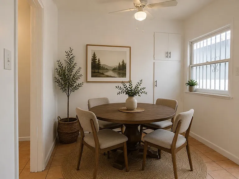 9230 California Ave #B — Photo 2