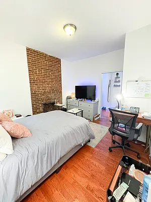 Rented by Urban Real Estate Inc | media 9