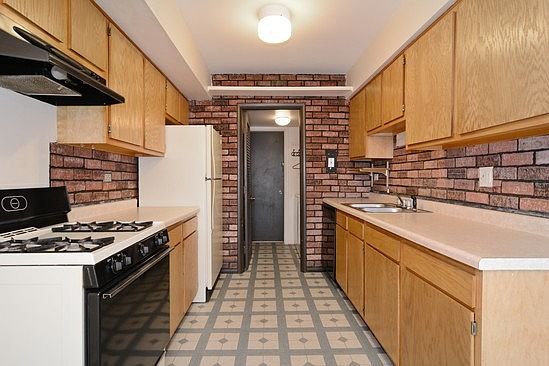 3rd image of 7532 Bristol Ln Unit 2