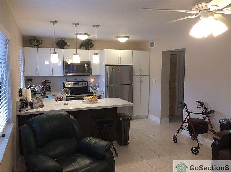 1st image of 440 NW 47th Ave APT 6