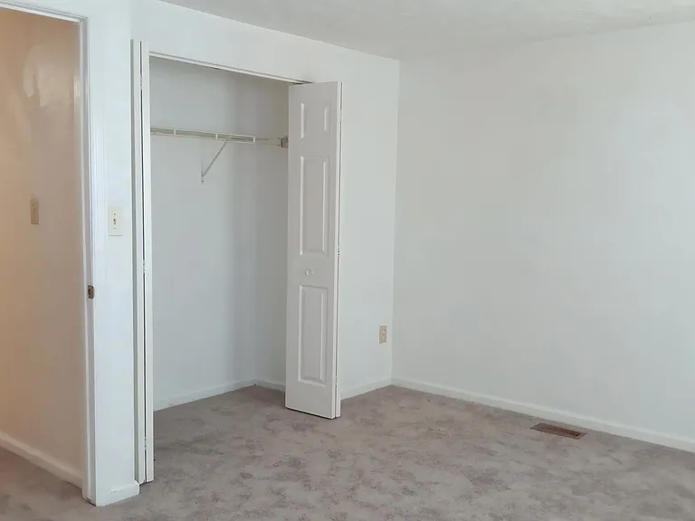 40 Lucinda Ct — Photo 14