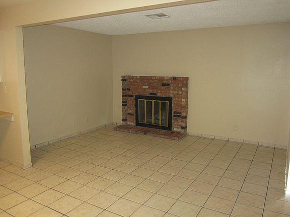 3rd image of 705 Dolores Dr