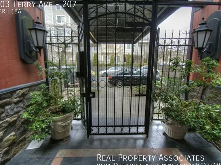 403 Terry Ave #207 — Photo 14
