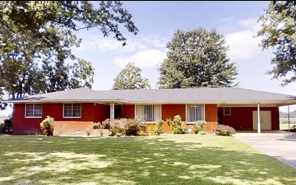 1st image of 811 Catfish Dr