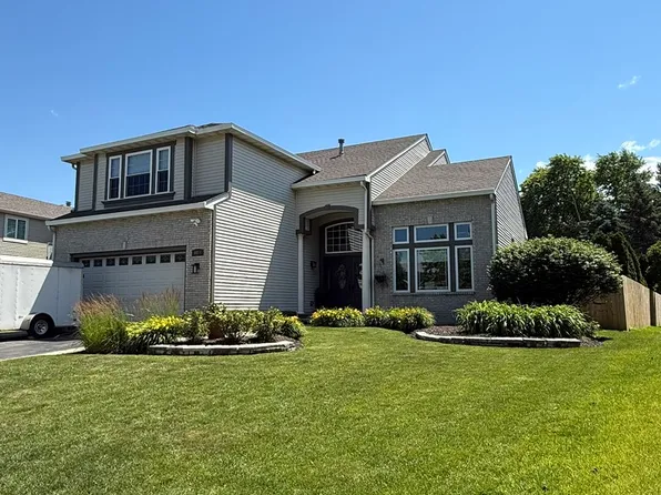 9011 Coppergate Rd, Woodridge, IL 60517
