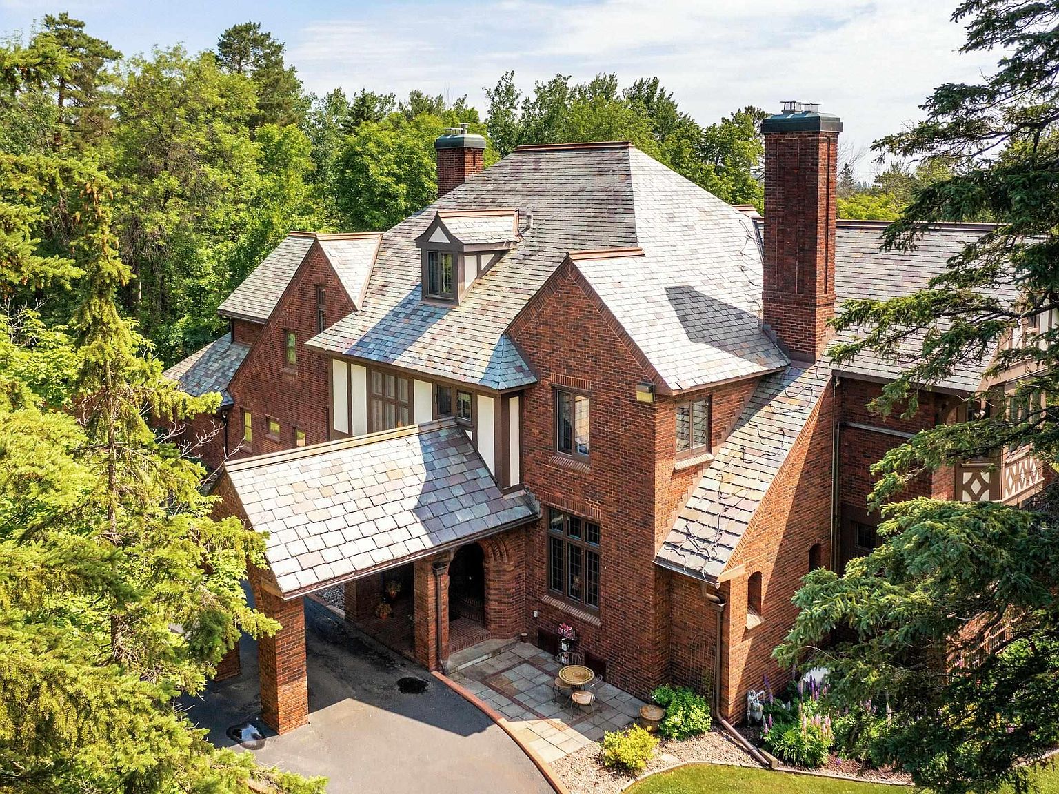 518 N Hawthorne Rd, Duluth, MN 55812 Zillow