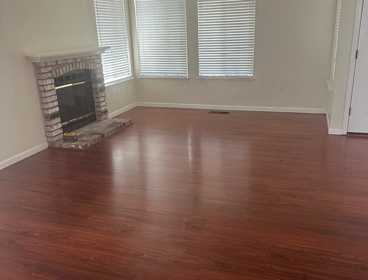 3 bed, 1326 sqft, $3,250 — Photo 4