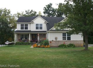 3017 Hunters Way, Pinckney, MI 48169