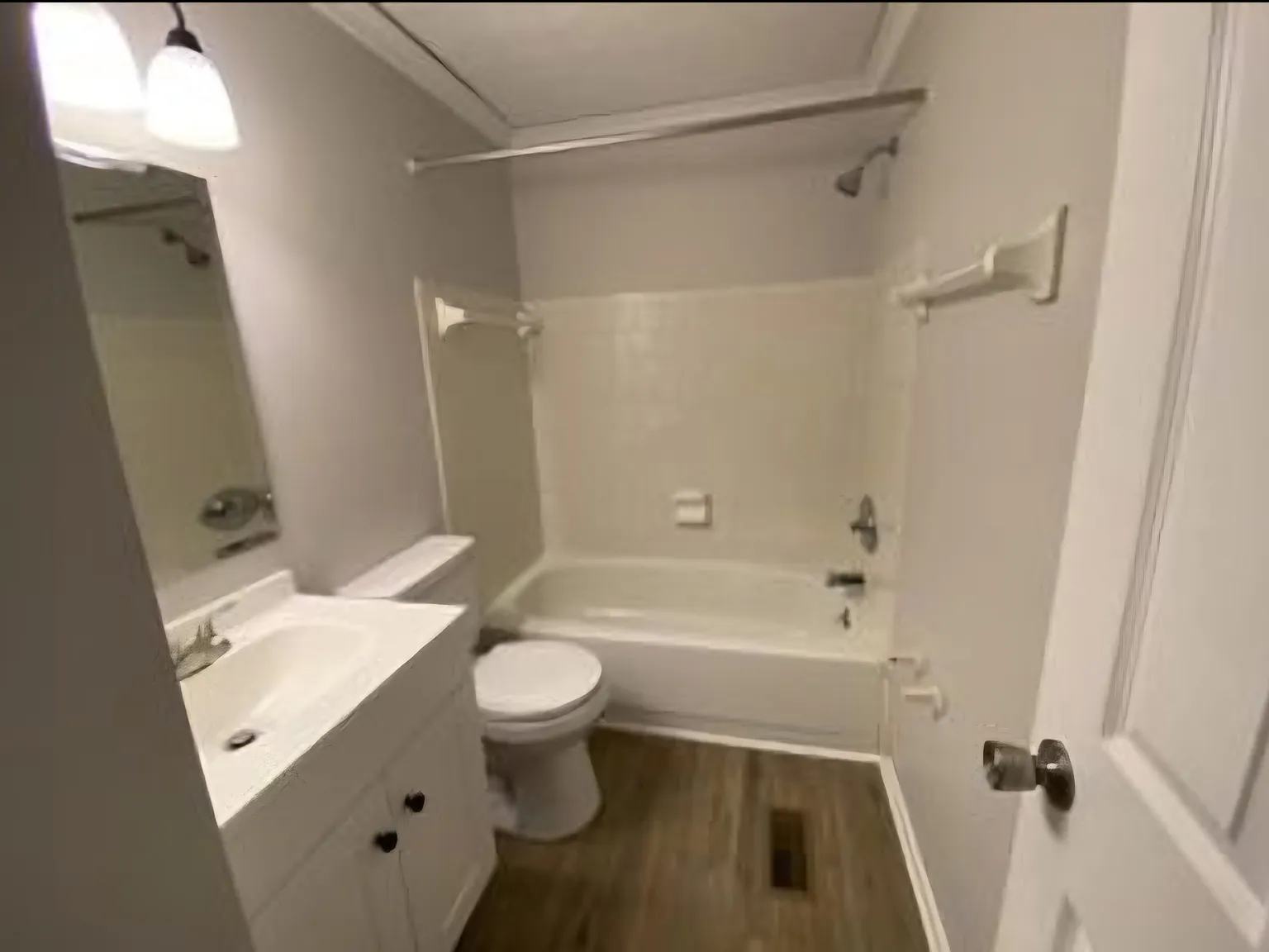 2 bed, 1.5 bath, 1000 sqft, $1,250 — Photo 3