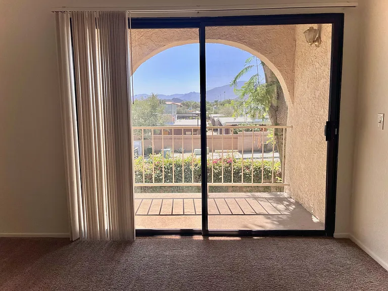 Royal Oaks Apartments in Bermuda Dunes — Photo 21