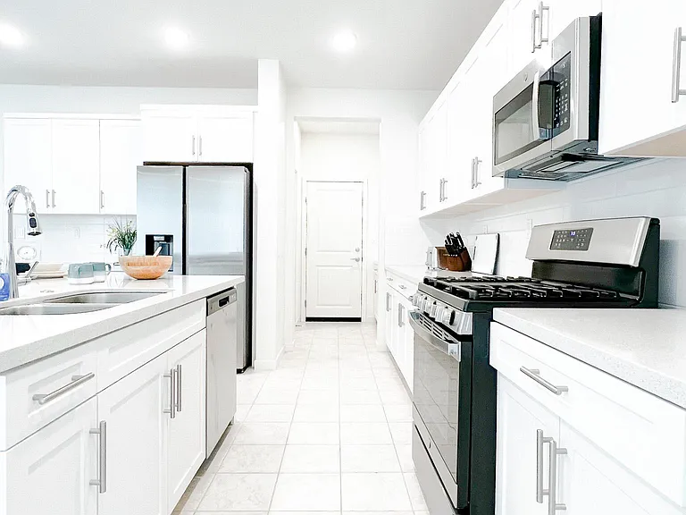 2675 E Harlow Ln — Photo 21