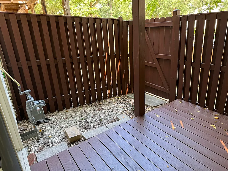 2743 Manhattan Pl — Photo 40