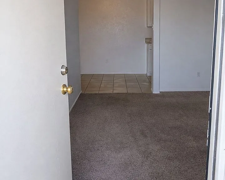802 Matthew Ave — Photo 7