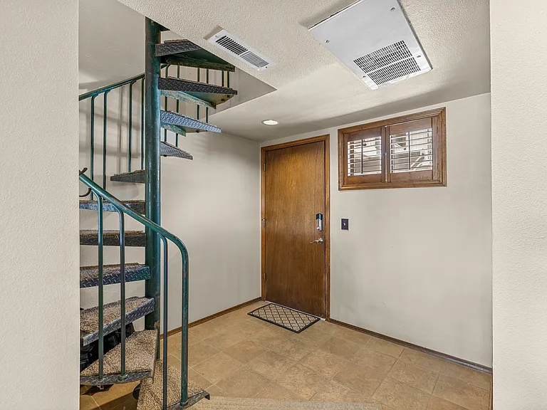 2600 N Valley View Rd #111 — Photo 5