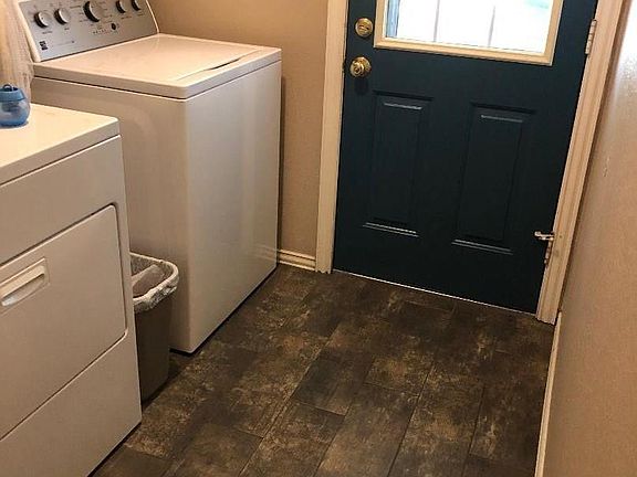 5th image of 301 W Stonewall Ave