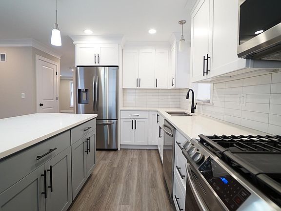 2nd image of 5249 N Melvina Ave