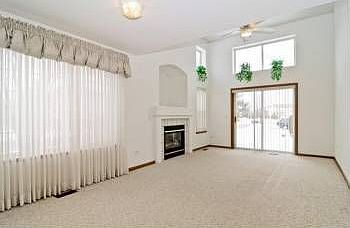 3rd image of 919 Charlela Ln