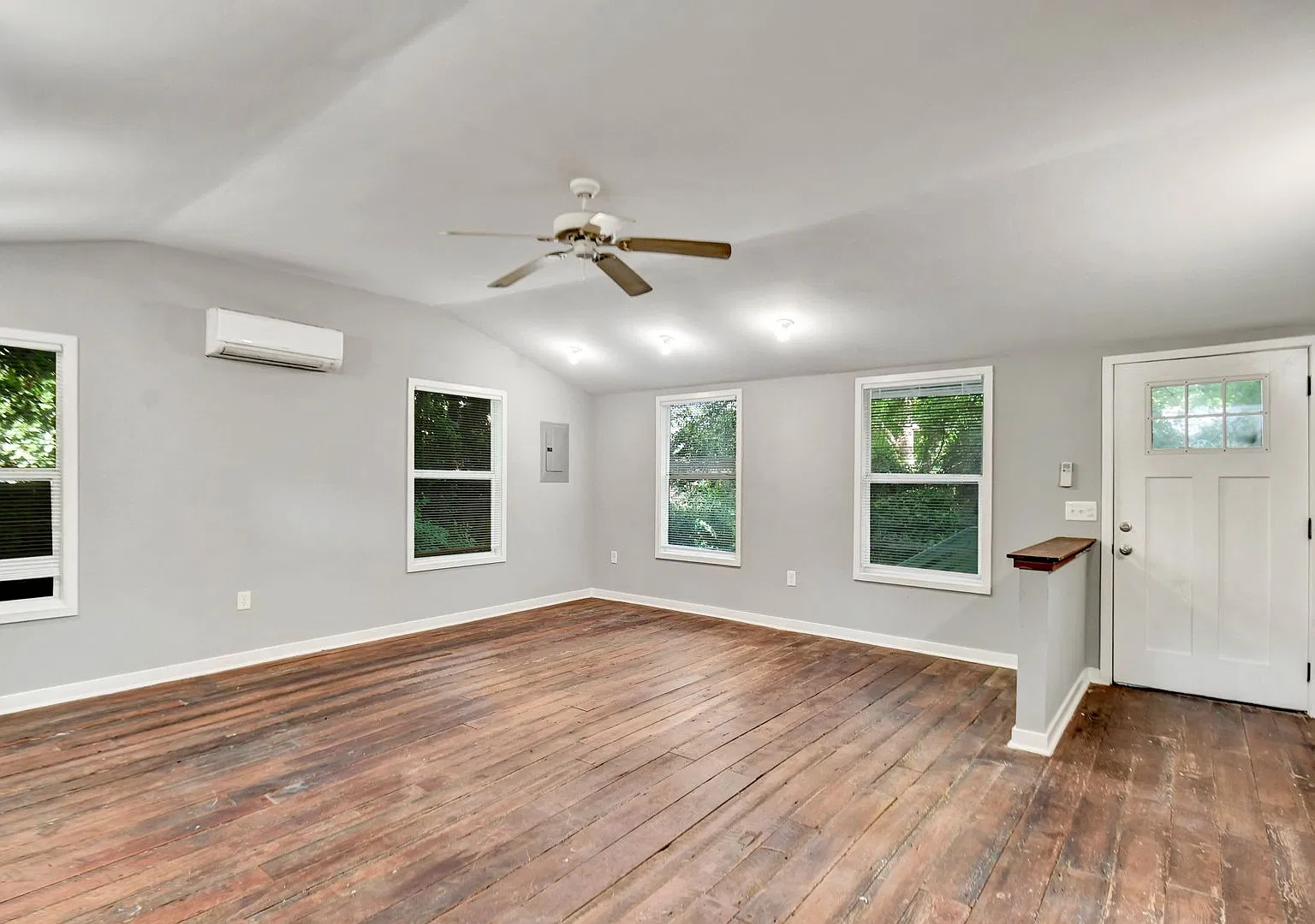 1 bed 1 bath 5 min from Downtown Athens! — Photo 4