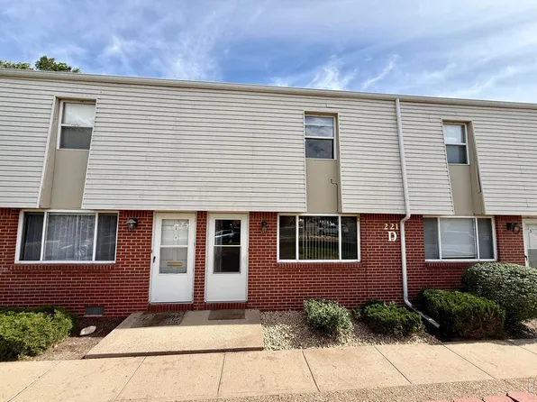 221 Chestnut St #D2, Windsor, CO 80550