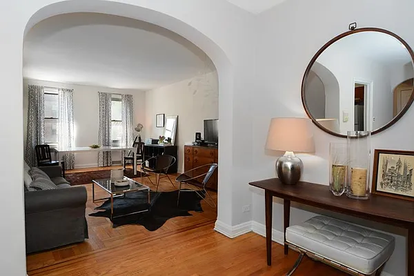 Sold by Brooklyn Bridge | media 1