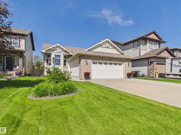 2043 Christopher Close, Strathcona County, AB T8H 0M9