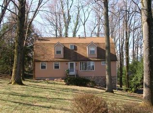 156 Pine Tree Ln, Morgantown, WV 26508