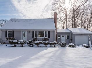 26 Woodhaven Dr, New Britain, CT 06053