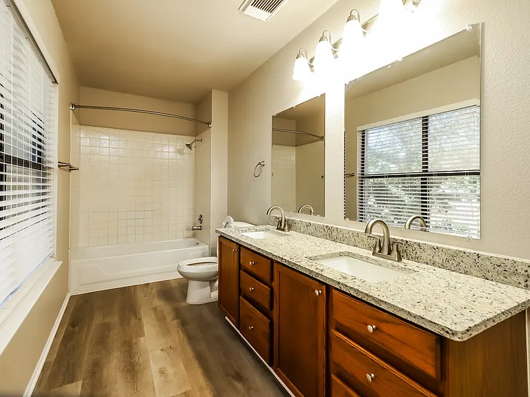 10420 Arbor Blf — Photo 13