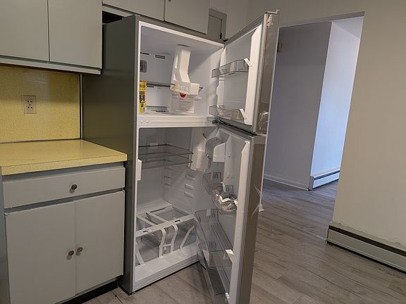 5th image of 613 Altavista Ave