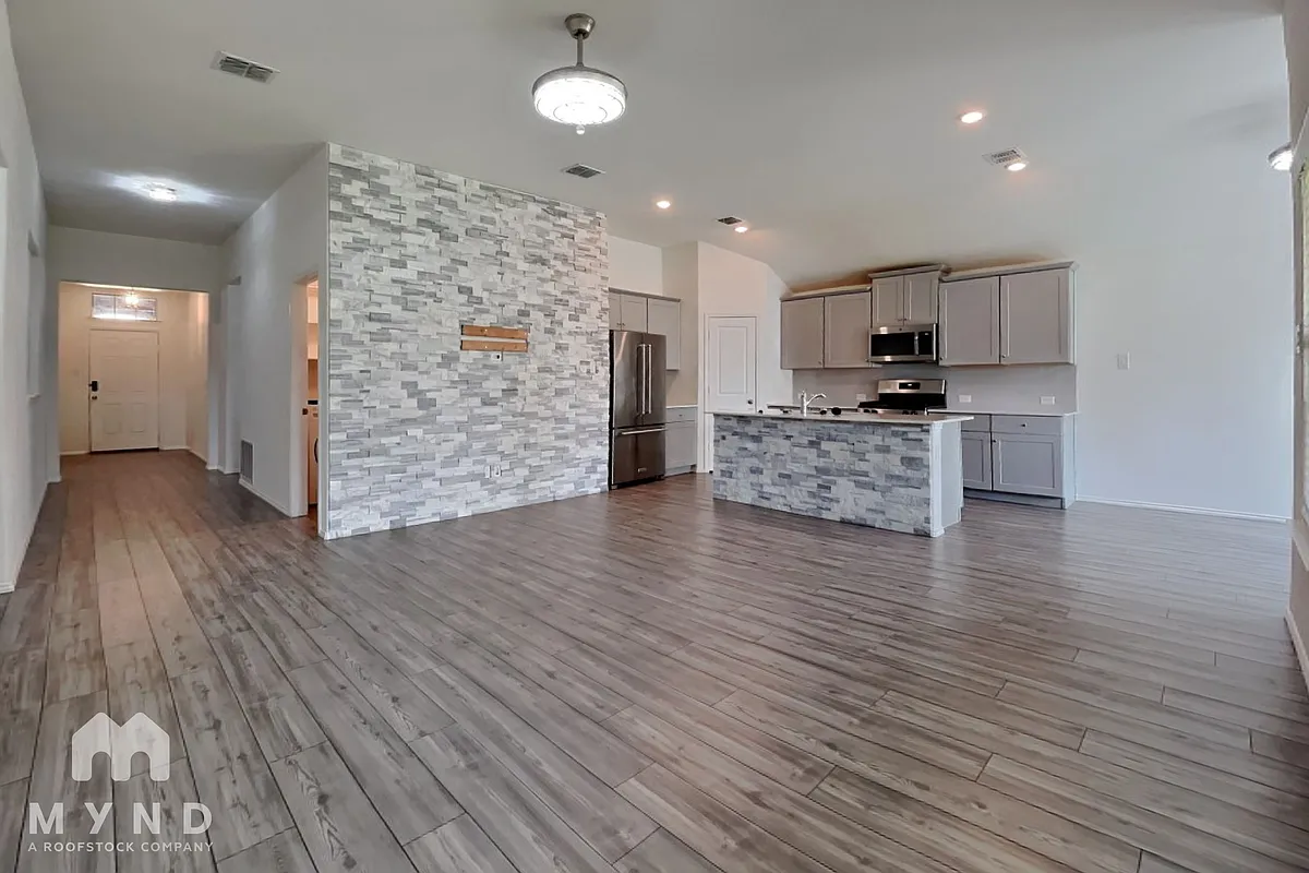Building Photo - 4512 Hiddenite Rd