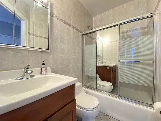 Rented by Bond New York | media 6