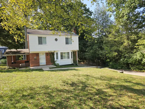 402 Home Dr, Trafford, PA 15085