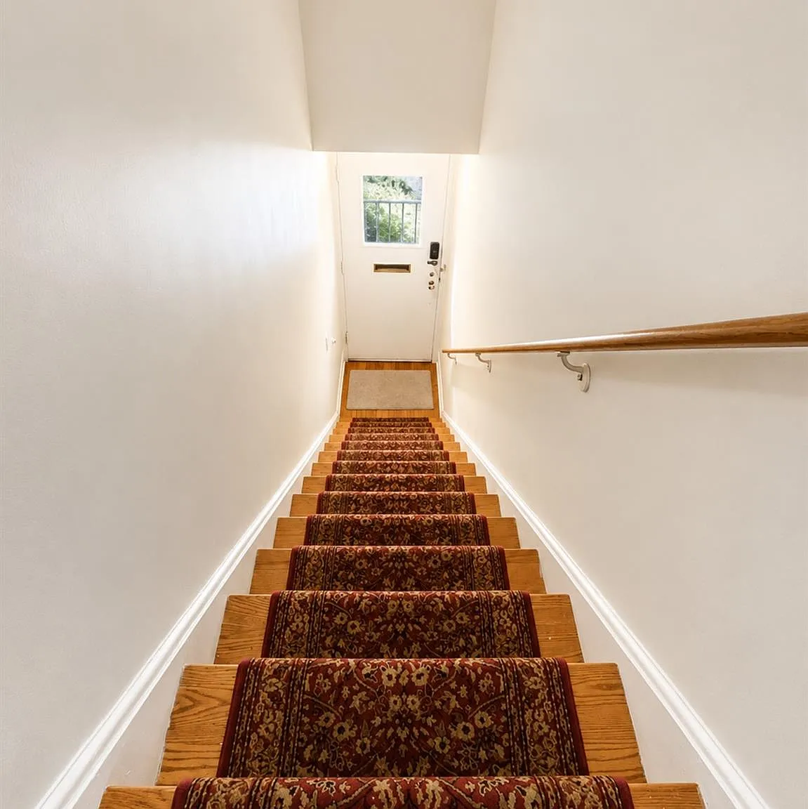 1 bed, 1.0 bath, 750 sqft, $2,200 — Photo 2