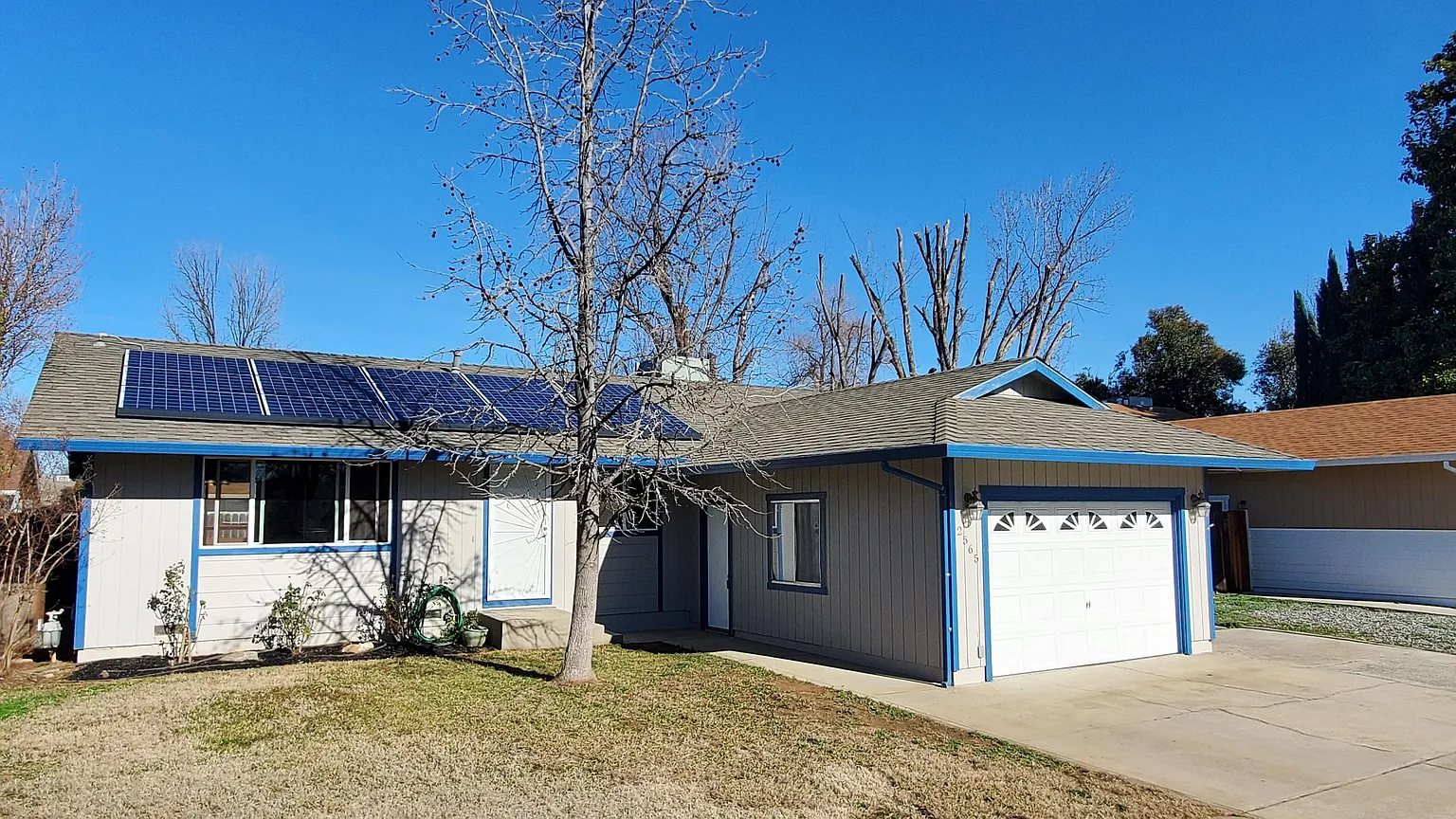 2565 Holly St photo 1