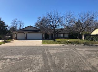 6398 Oxbow St, Redding, CA 96001