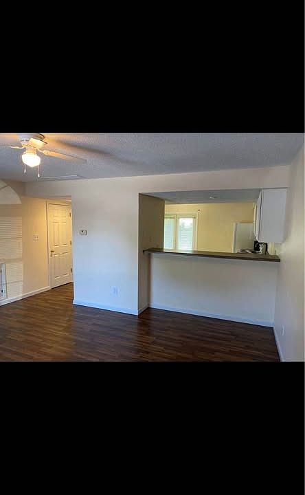 1st image of 3403 S Oaklawn Cir