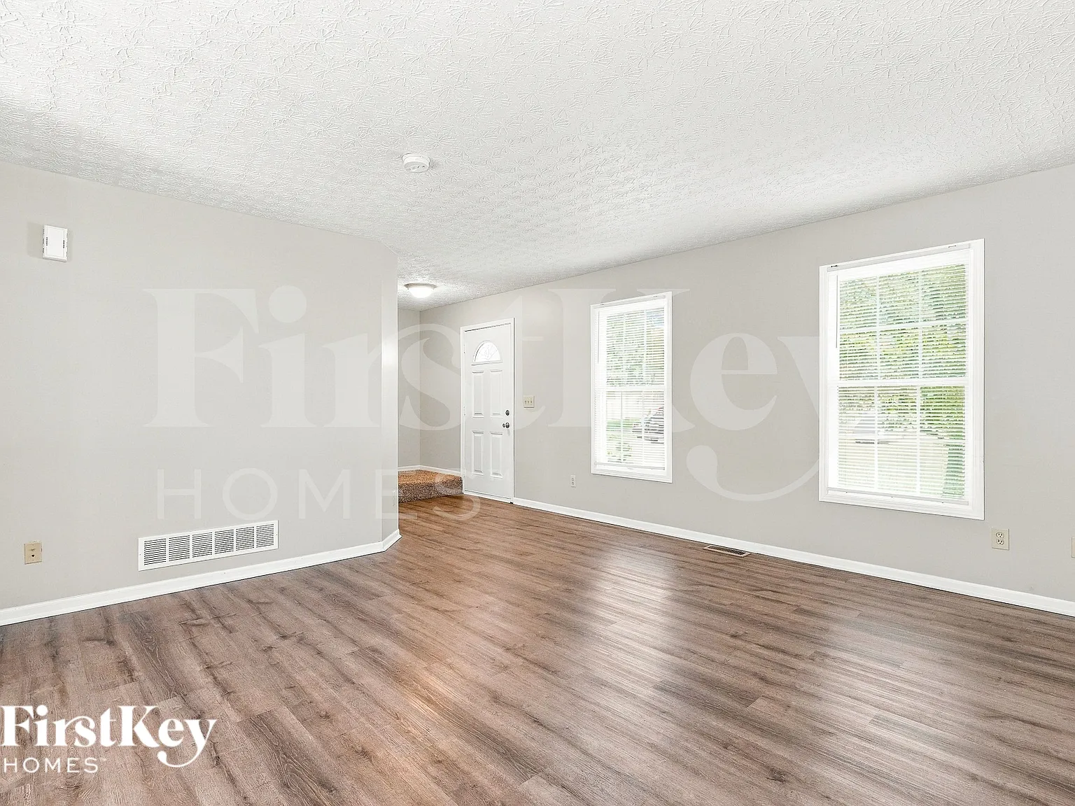 3 bed, 2.5 bath, 1727 sqft, $2,555 — Photo 3