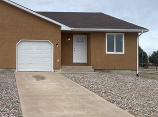 323 W Magpie Ln, Pueblo, CO 81007