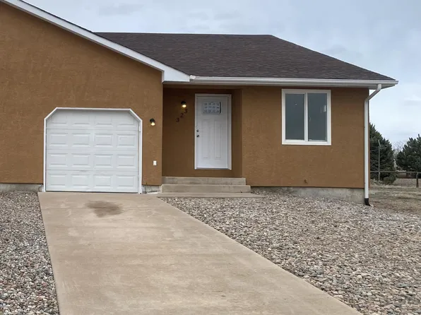 323 W Magpie Ln, Pueblo, CO 81007
