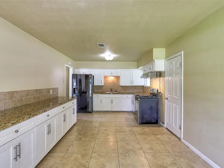 9207 Colleen Rd — Photo 9