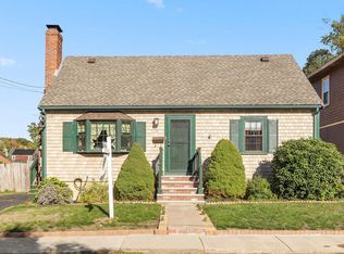 17 Lowell St, Beverly, MA 01915