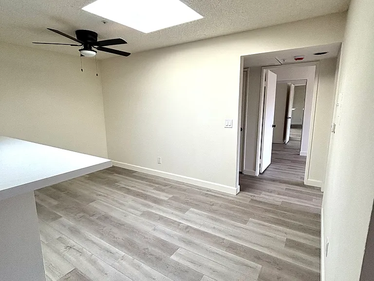 6331 Los Robles Ave #6 — Photo 15